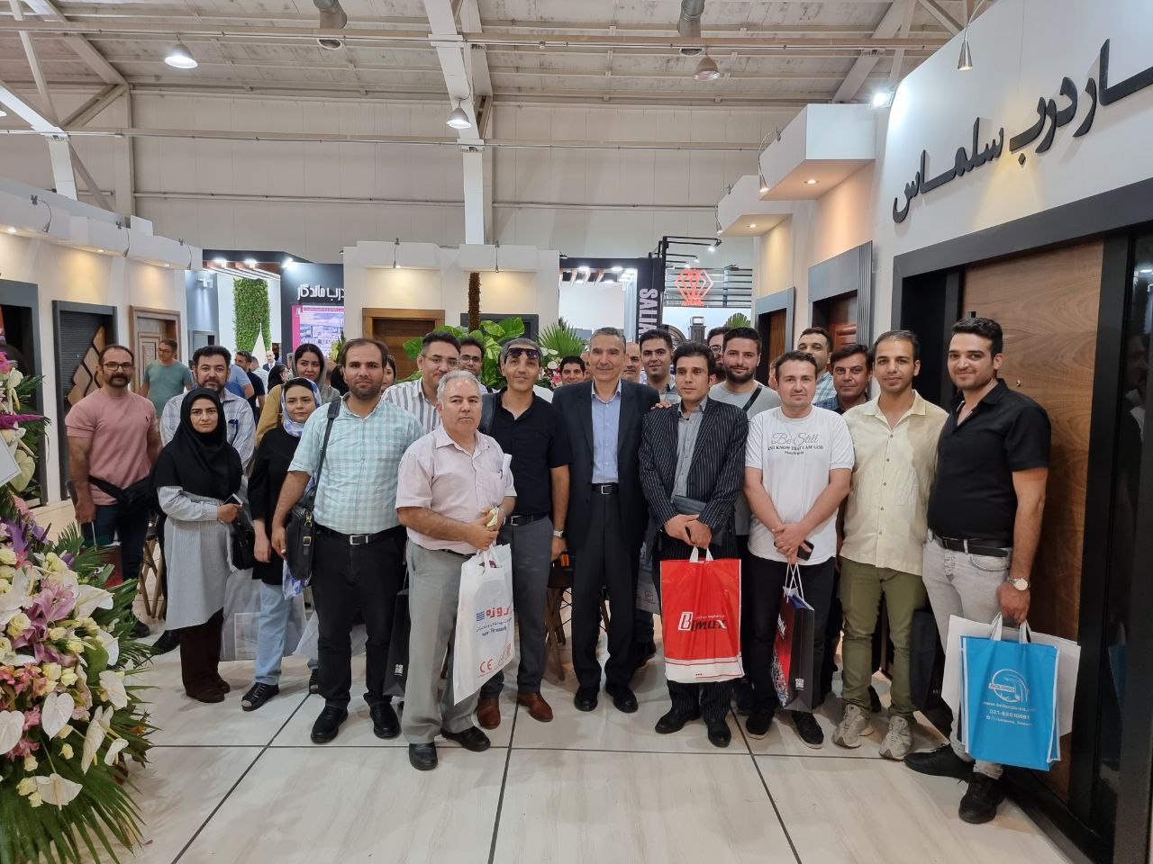 تور یک روزه بازدید از  بیست و سومین نمایشگاه صنعت ساختمان تهران برگزار شد.