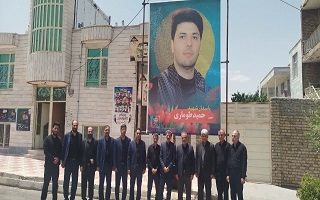 دیدار با خانواده های شهیدان سردار رضا نجفی و حمید طوماری دیدار با خانواده های شهیدان سردار رضا نجفی و حمید طوماری